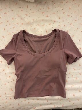 Lululemon Ribbed Nulu Scoop Neck T shirt - Size 8
